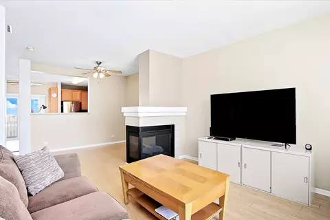 1972 Concord Dr, Mchenry, IL 60050 photo 4