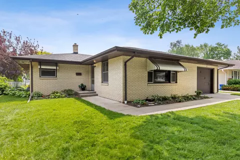 1031 Brookfield Blvd, Rockford, IL 61107