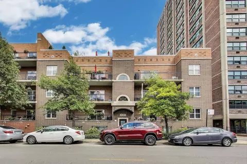 4301 N Sheridan Rd #202, Chicago, IL 60613