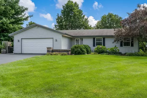 6427 Greystone, Roscoe, IL 61073