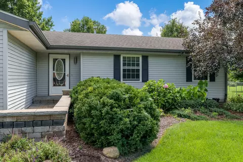 6427 Greystone, Roscoe, IL 61073 photo 2