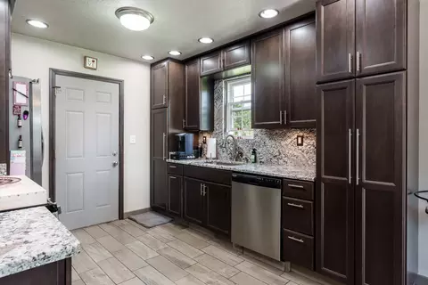 6427 Greystone, Roscoe, IL 61073 photo 13