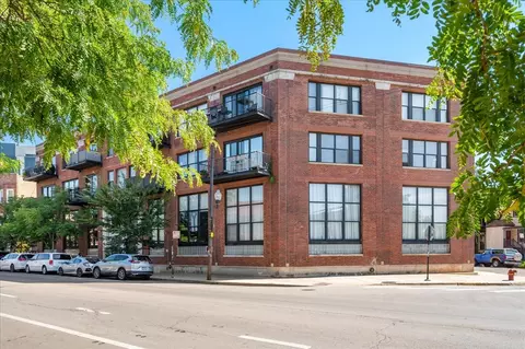 2161 N California Ave #105, Chicago, IL 60647