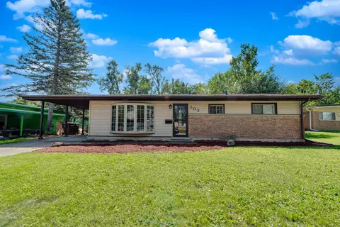 303 Somonauk St, Park Forest, IL 60466