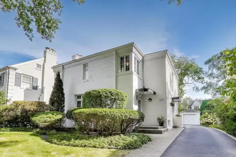 1947 Kenilworth Ave, Wilmette, IL 60091