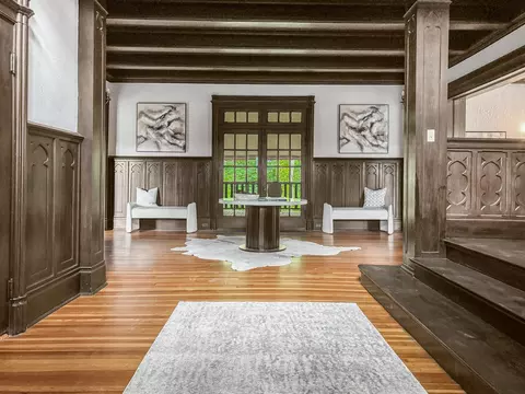 Entry Way - 141 Loretto Ct, Wheaton, IL 60189 photo 1 of 2