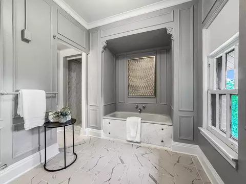Bath - 141 Loretto Ct, Wheaton, IL 60189 photo 2 of 2
