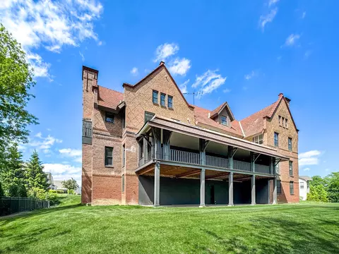 Exterior - 141 Loretto Ct, Wheaton, IL 60189 photo 5 of 7