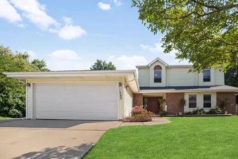 1040 Hermitage Ln, Hoffman Estates, IL 60169