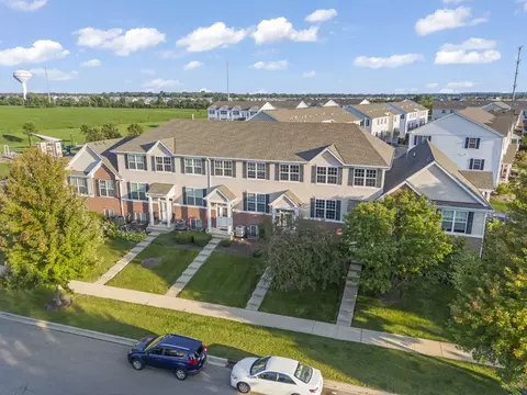 2234 Beresford Dr, Yorkville, IL 60560