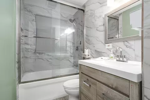 Bath - 515 Adams St, Elgin, IL 60123 photo 2 of 2