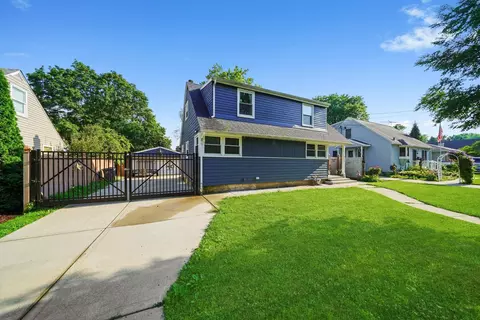 Exterior - 515 Adams St, Elgin, IL 60123 photo 3 of 7