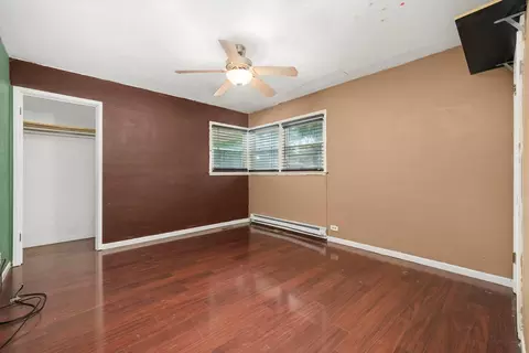 Bedroom - 515 Adams St, Elgin, IL 60123 photo 1 of 5