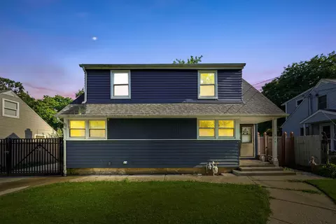 Exterior - 515 Adams St, Elgin, IL 60123 photo 2 of 7