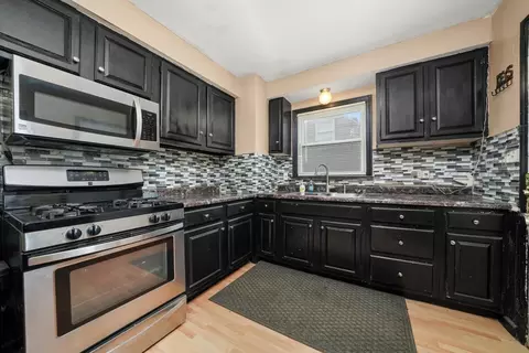 Kitchen - 515 Adams St, Elgin, IL 60123 photo 1 of 2