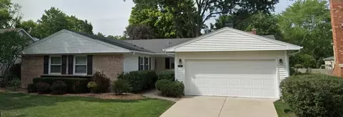870 Country Ln, Buffalo Grove, IL 60089