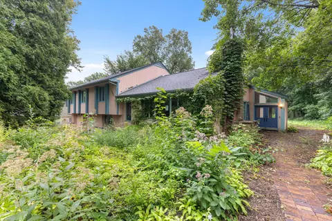 2633 Hickory Ave, Rockford, IL 61114