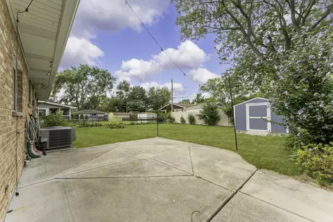 404 Virginia Pl, Wheeling, IL 60090 photo 18