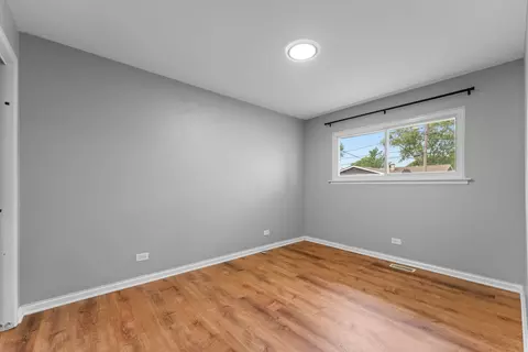 404 Virginia Pl, Wheeling, IL 60090 photo 11
