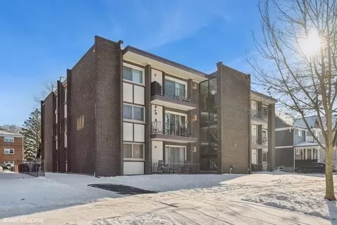 27 S Waiola Ave #103, La Grange, IL 60525