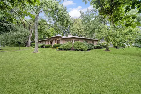 1381 Sunnyside Ave, Highland Park, IL 60035