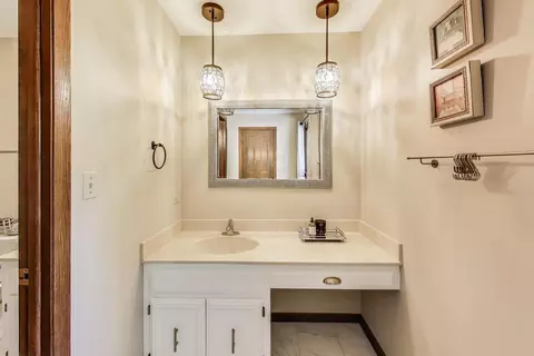 421 Creekside Ct, Willowbrook, IL 60527 photo 22