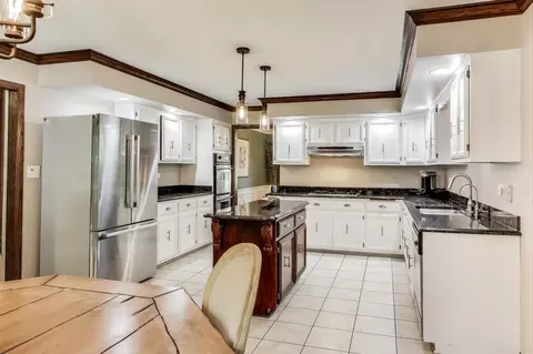 421 Creekside Ct, Willowbrook, IL 60527 photo 7