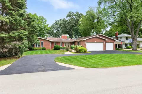 6 N135 Hillcrest Dr, Medinah, IL 60157