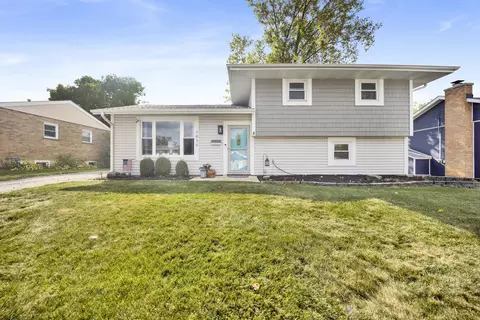 7836 Catalpa Ave, Woodridge, IL 60517
