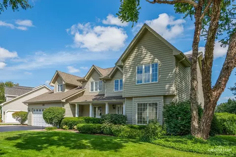 500 Quail Dr, Naperville, IL 60565