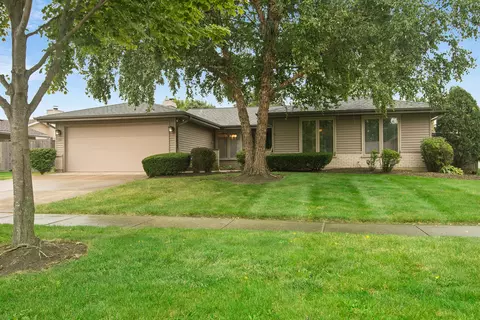 260 Bedford Ln, Bloomingdale, IL 60108