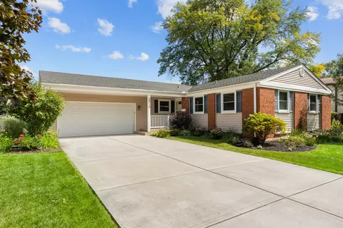 2019 N Verde Dr, Arlington Heights, IL 60004