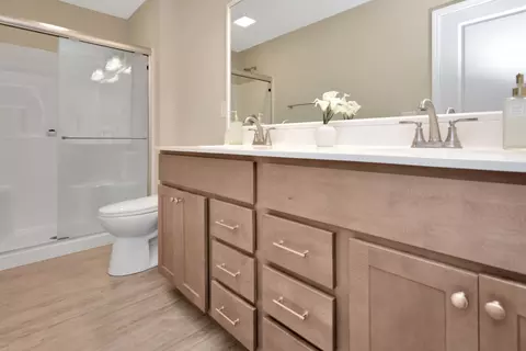 Bath - 1767 Bristlecone Dr, Normal, IL 61761 photo 2 of 4