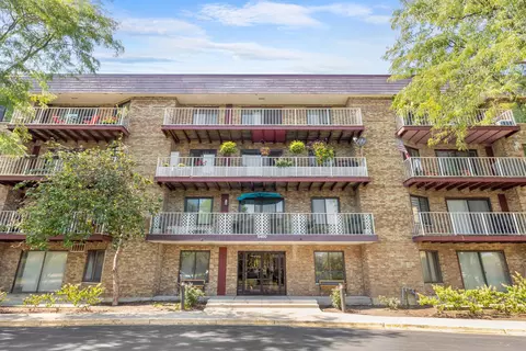 5400 Astor Ln #306, Rolling Meadows, IL 60008