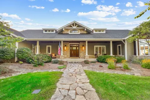 7 Anne Ct, Hawthorn Woods, IL 60047