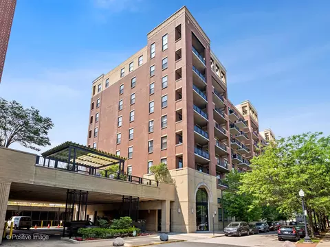 833 W 15th Pl #502, Chicago, IL 60608