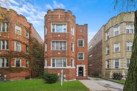 7825 S Phillips Ave, Chicago, IL 60649