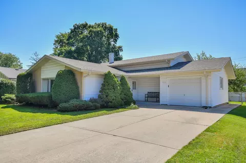 319 W Edson Pl, Lombard, IL 60148