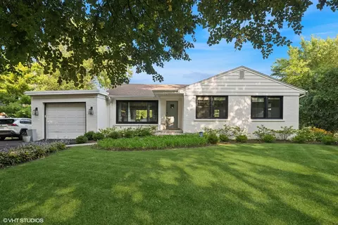 1491 Deerfield Pl, Highland Park, IL 60035