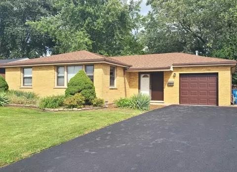 12801 W Playfield Dr, Crestwood, IL 60418