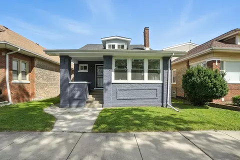 7943 S Bennett Ave, Chicago, IL 60617