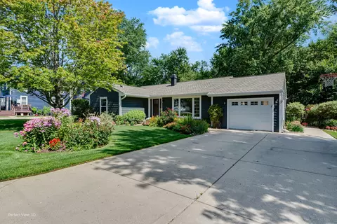 57 Pine Tree Row, Lake Zurich, IL 60047