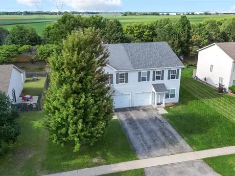 3119 Hoffman St, Plano, IL 60545 photo 2