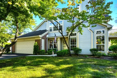 401 Cromwell Cir #4, Bartlett, IL 60103
