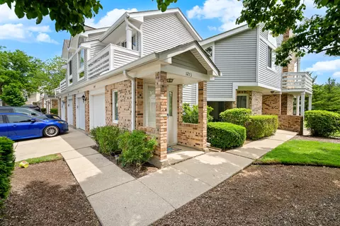 1213 Ranchview Ct, Buffalo Grove, IL 60089