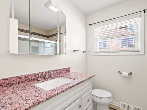 Bath - 780 N Adele St, Elmhurst, IL 60126 photo 1 of 2