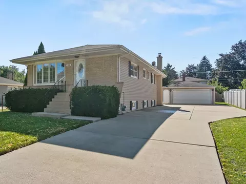 780 N Adele St, Elmhurst, IL 60126