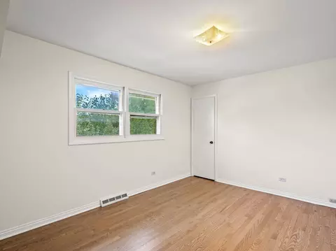 Bedroom - 780 N Adele St, Elmhurst, IL 60126 photo 2 of 2