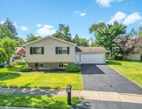 1111 Hunter St, Lombard, IL 60148