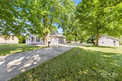 Exterior - 187 E Water St, Kankakee, IL 60901 photo 4 of 4